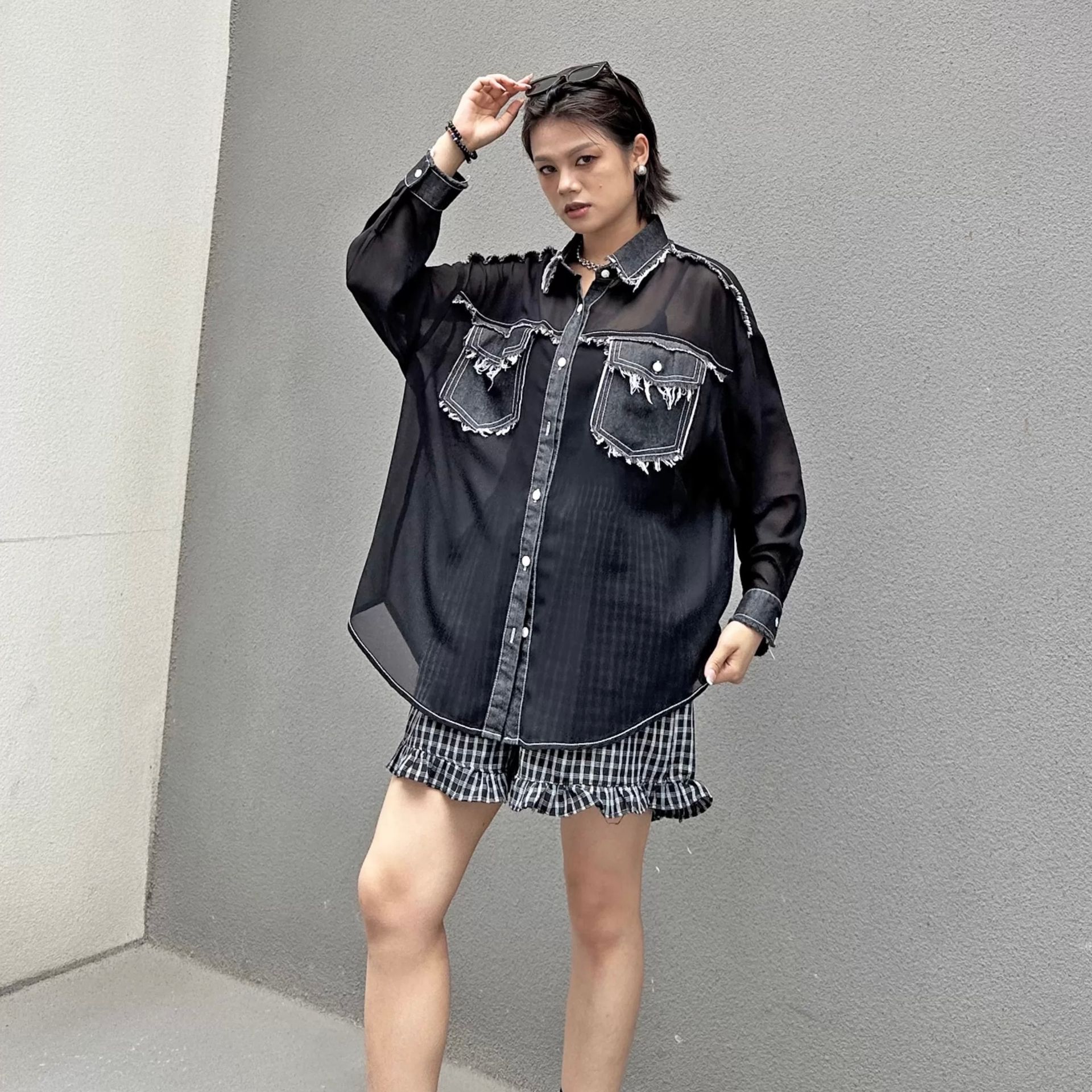 モード系ファッションデニム切替×透け感シアーシャツ（フリンジポケット付き）