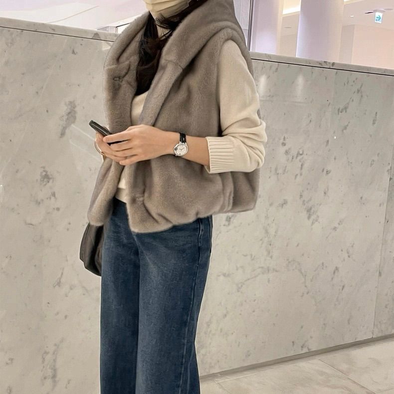 https://fulmo-img-server.com/modely/1759837845202_lrdruho8_ujn6yfrt.jpeg