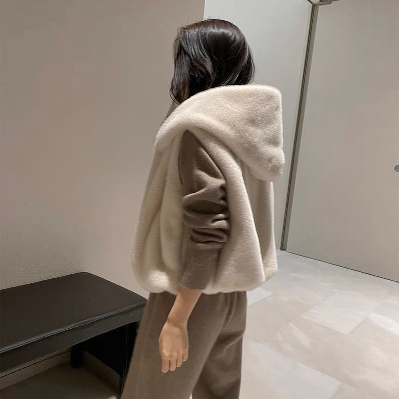 https://fulmo-img-server.com/modely/1759837852305_bxm1418e_eadmwnrp.jpeg