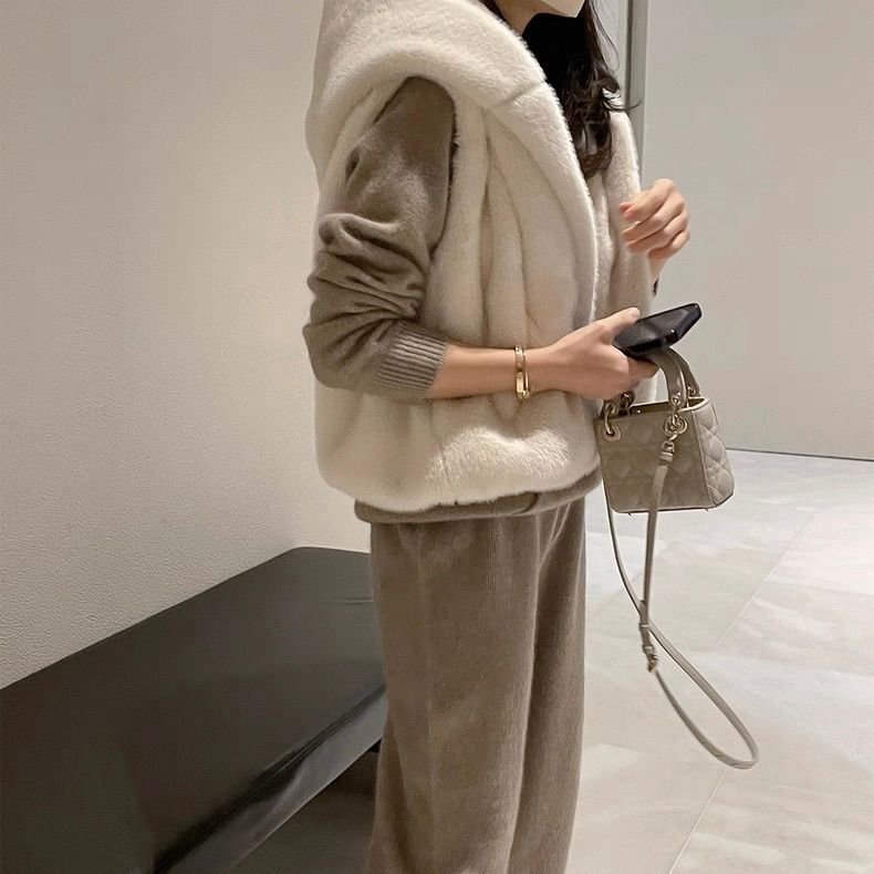 https://fulmo-img-server.com/modely/1759837856540_9536wmxh_581eax7o.jpeg