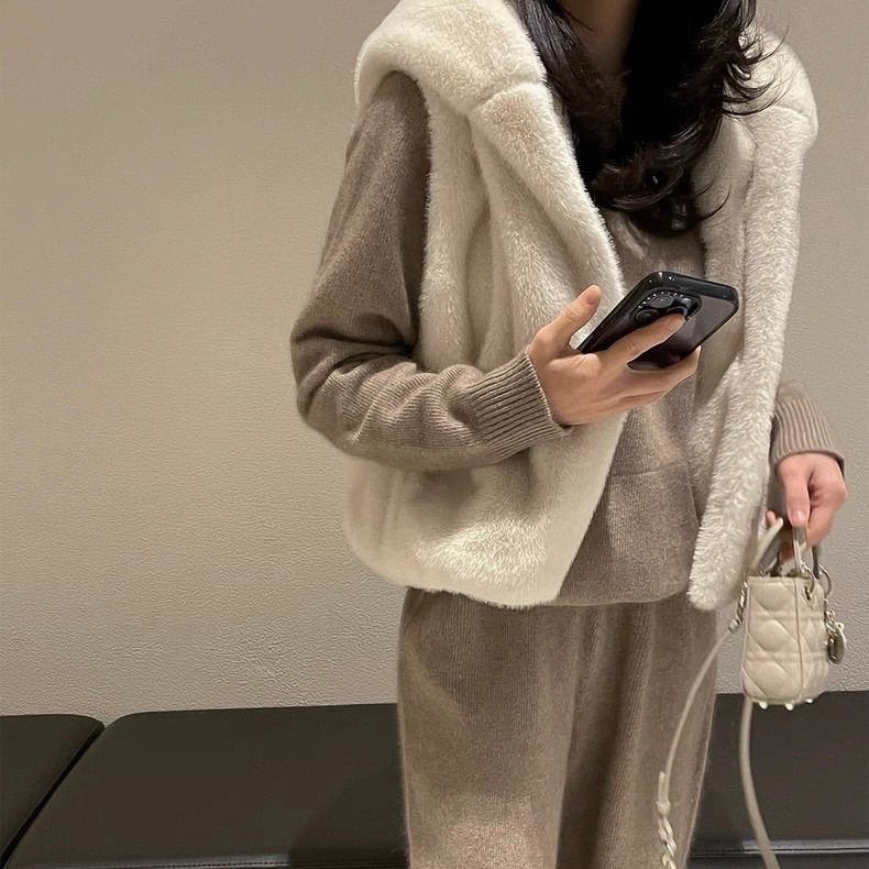https://fulmo-img-server.com/modely/1759837857821_ou6wh2gr_k9o3d9k9.jpeg