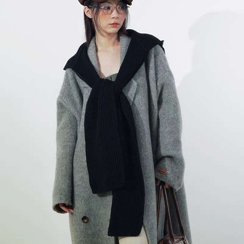 モード系ファッションユニセックス対応】フード付きロングニットマフラー｜多様な巻き方で魅せるモードな防寒ストール