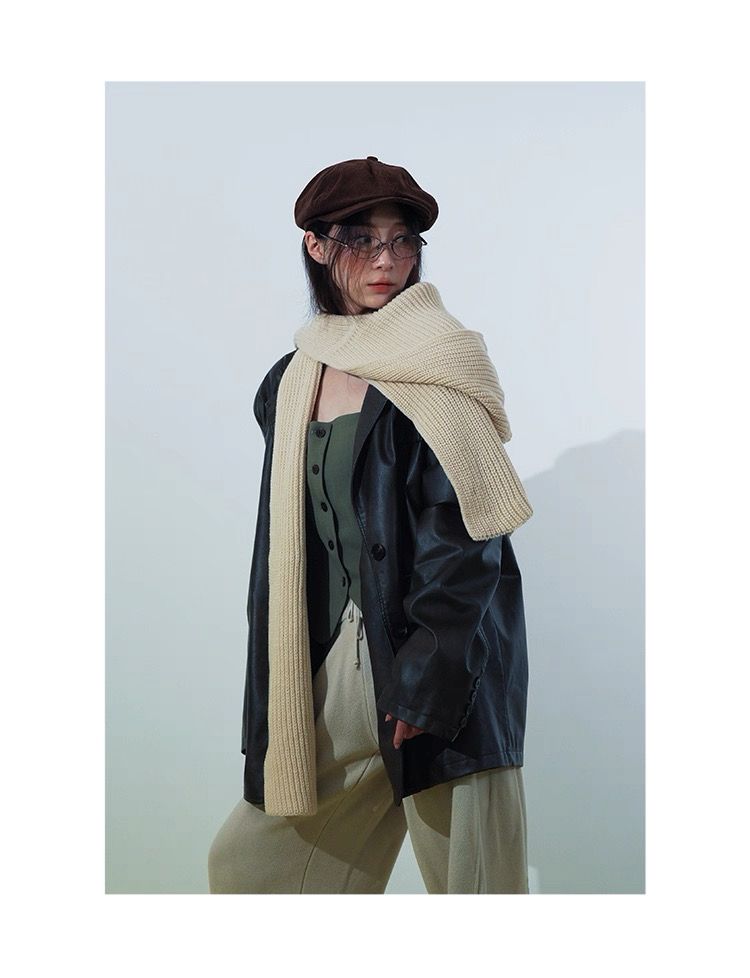 モード系ファッションユニセックス対応】フード付きロングニットマフラー｜多様な巻き方で魅せるモードな防寒ストール