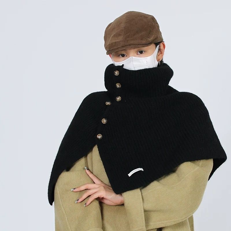 モード系ファッション【ユニセックス対応】ハイネック×ショルダーデザイン ニットケープ｜上質感をまとう多機能ショルダーウォーマー