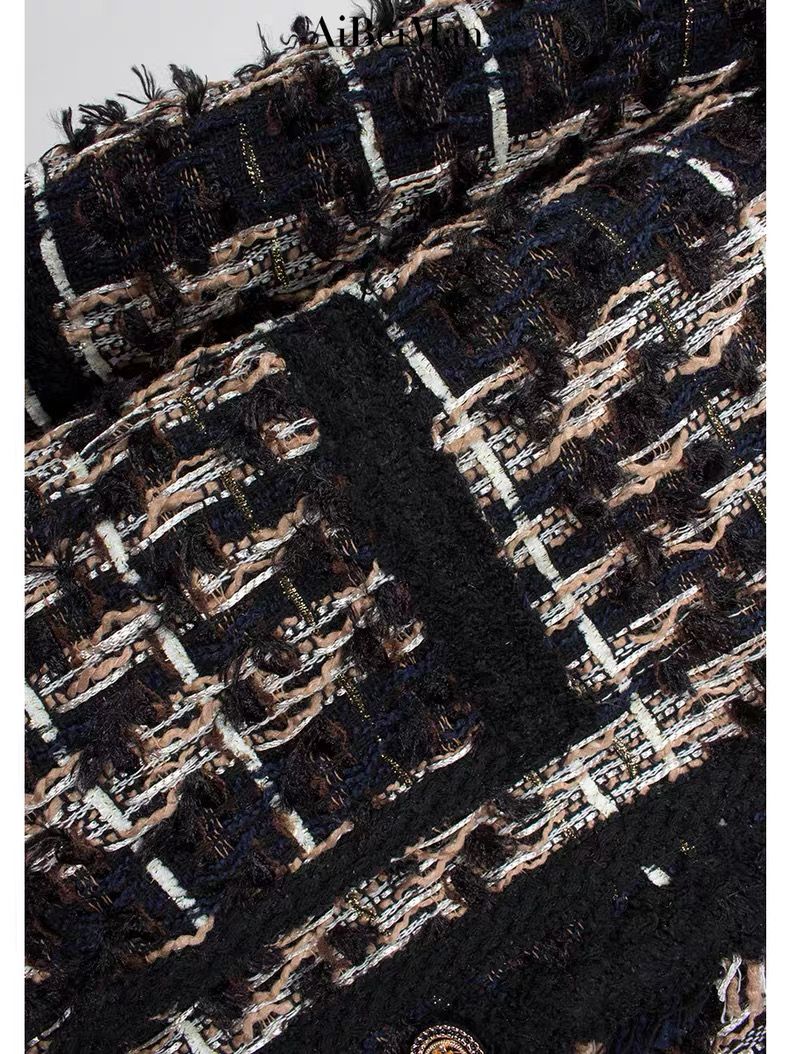 モード系ファッション【S〜L対応】金ボタンツイードショートジャケット／ダウン風中綿入りショート丈アウター