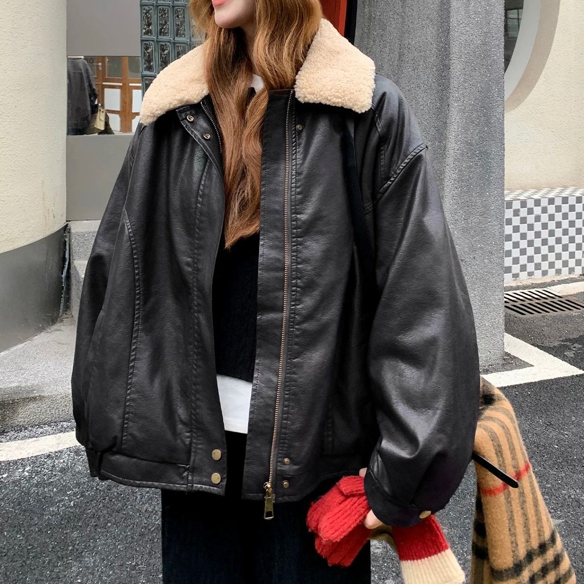 モード系ファッション【S〜M対応】フェイクムートン襟付きレザーショートジャケット