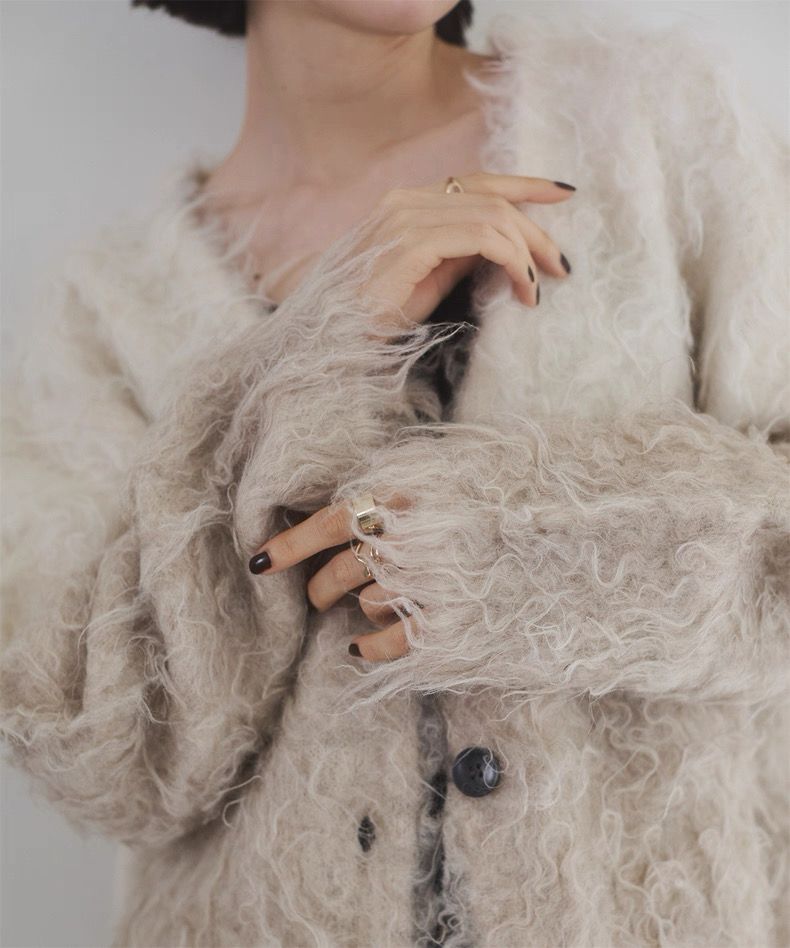 モード系ファッション【極上の存在感】Vネック シャギーヤーン ニットカーディガン（ゆったりサイズ）