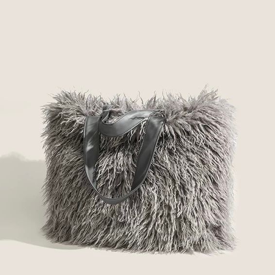 モード系ファッション【大容量×ふわモード】フェイクファーショルダーバッグ（グレー）