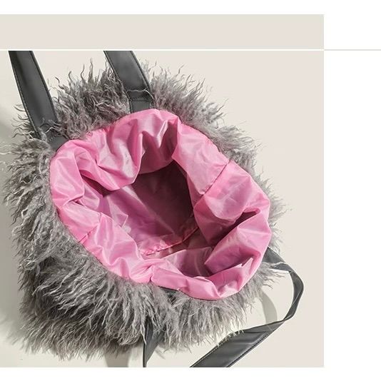 モード系ファッション【大容量×ふわモード】フェイクファーショルダーバッグ（グレー）