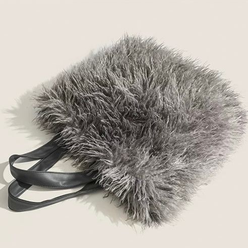 モード系ファッション【大容量×ふわモード】フェイクファーショルダーバッグ（グレー）