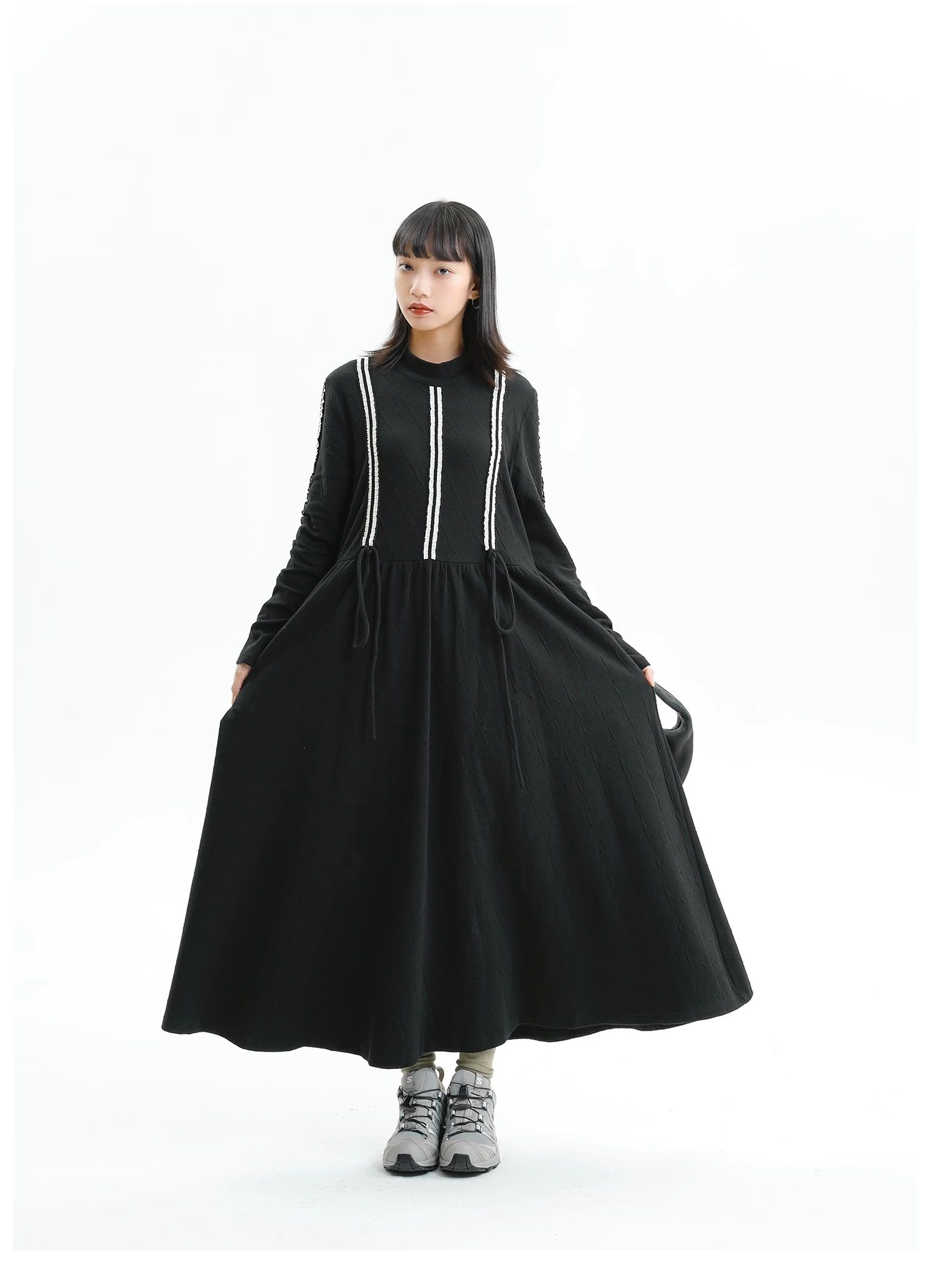 【清涼感×上品シルエット】抽紐ディテール立ち襟ワンピース