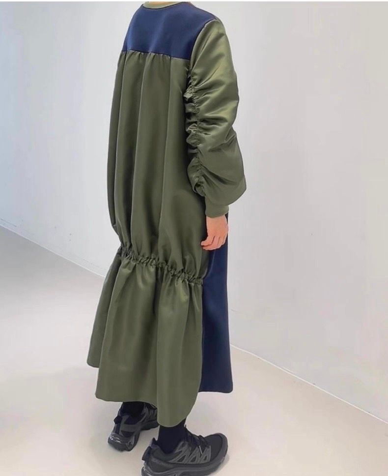 【韓国デザイン】異素材配色スリーブ切替ロングワンピース