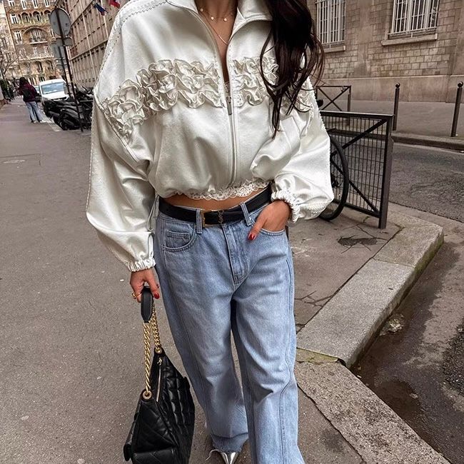 【2色展開】フリルライン×サテン調ライトアウター｜華やぎを纏う大人のショートジャケット