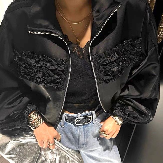 【2色展開】フリルライン×サテン調ライトアウター｜華やぎを纏う大人のショートジャケット