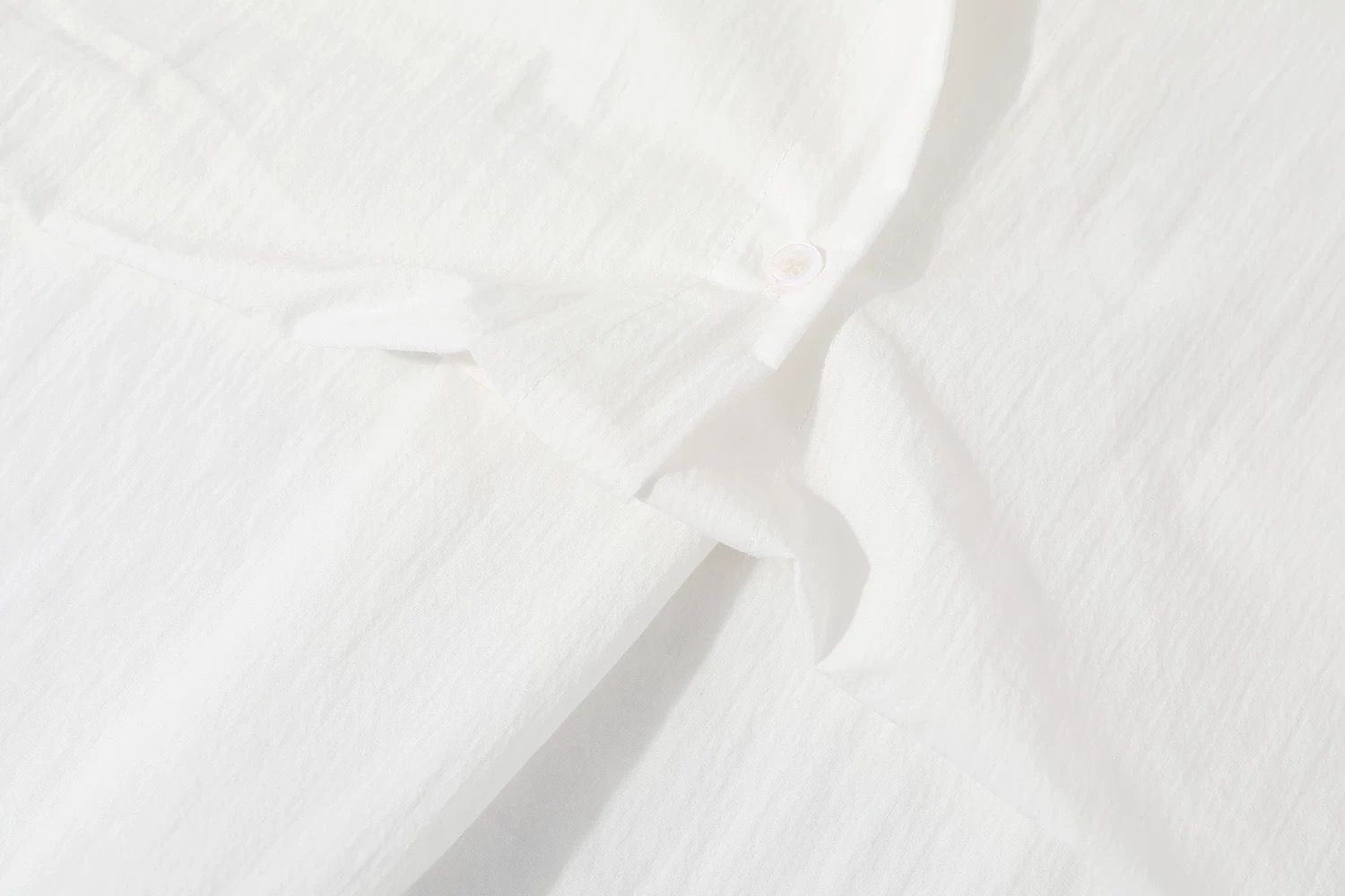 モード系 【レースインナー付き 変形レイヤードシャツアウター（ホワイト／ブラック）】