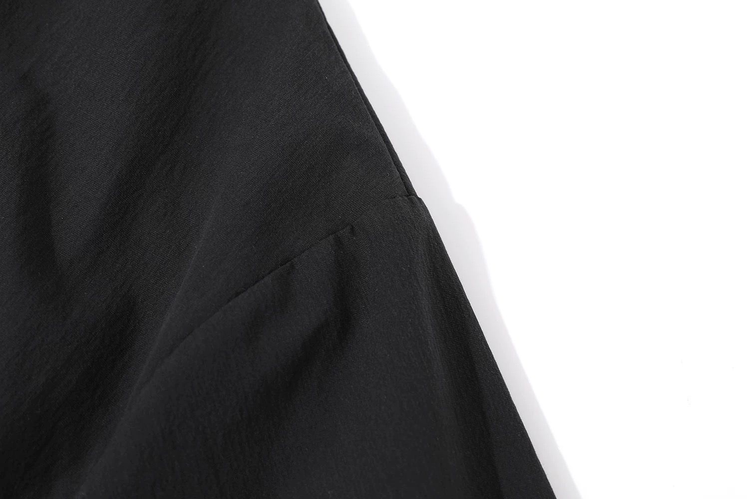 モード系 【レースインナー付き 変形レイヤードシャツアウター（ホワイト／ブラック）】