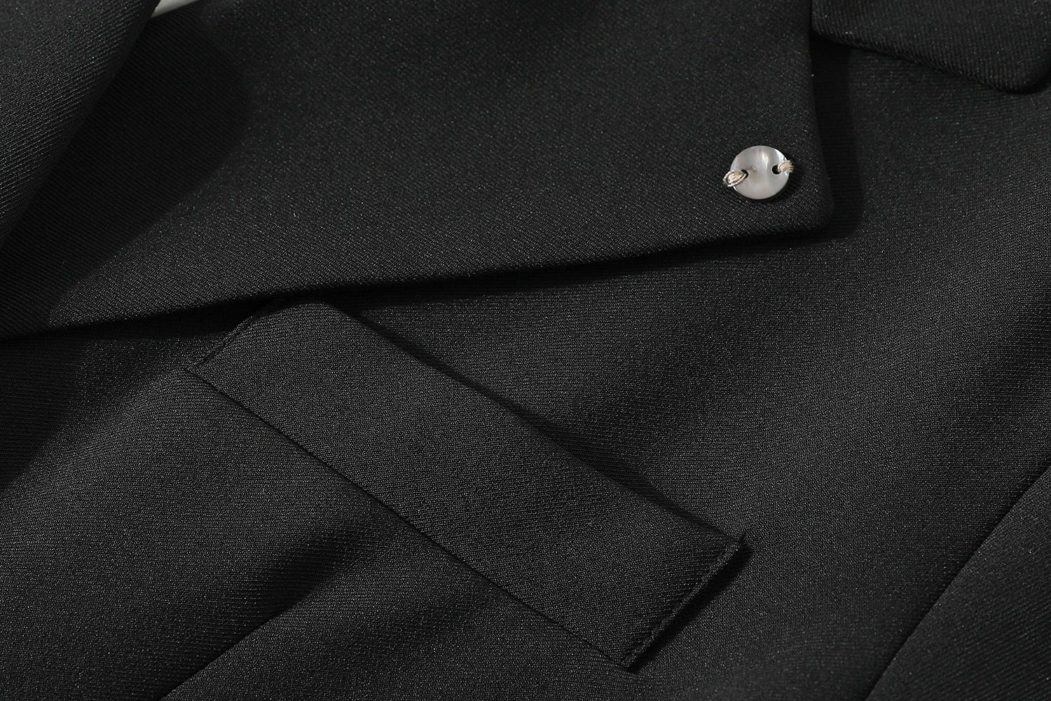 モード系 M〜XL対応】ダブルブレスト テーラードライトジャケット（ブラック／カーキ）