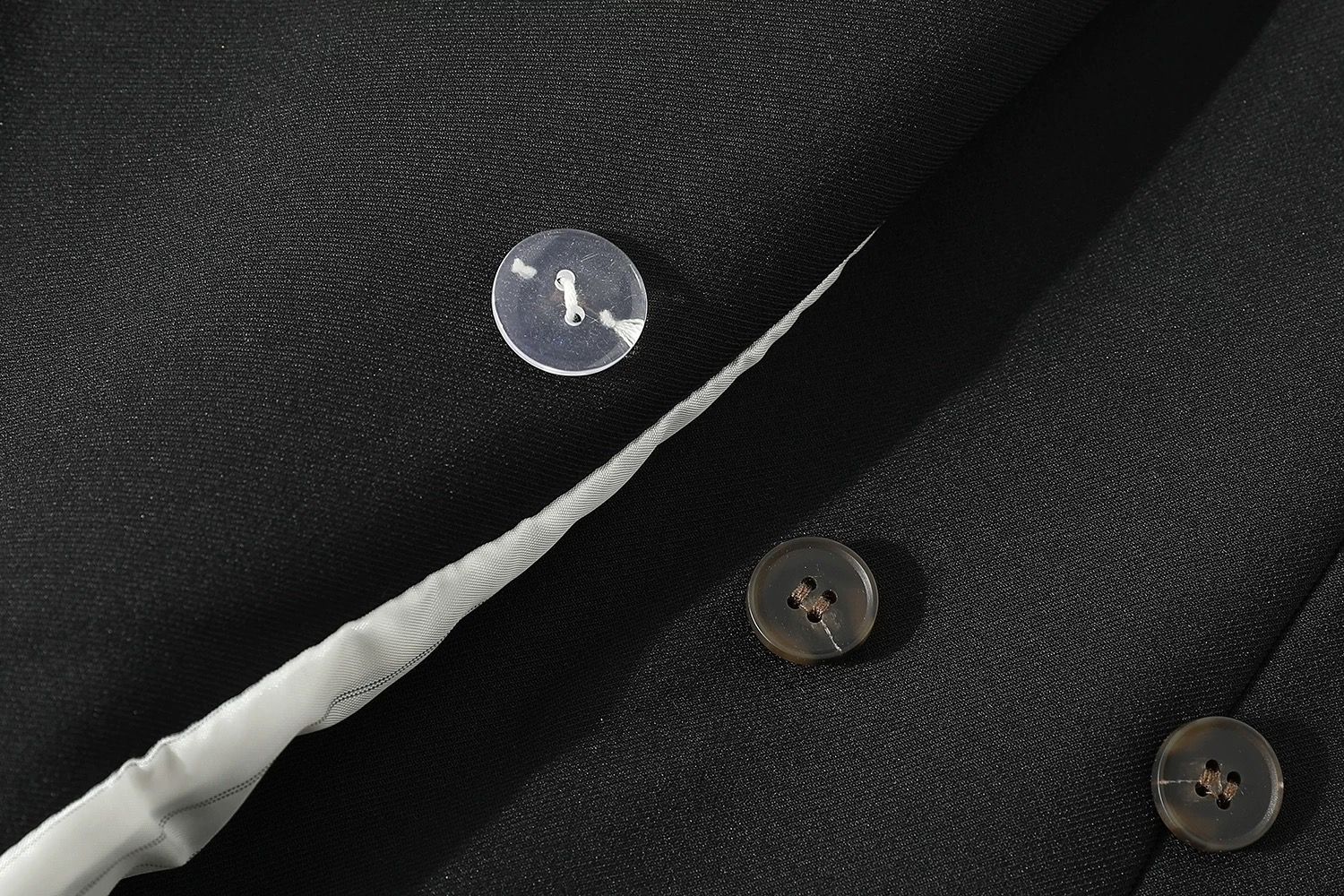 モード系 M〜XL対応】ダブルブレスト テーラードライトジャケット（ブラック／カーキ）