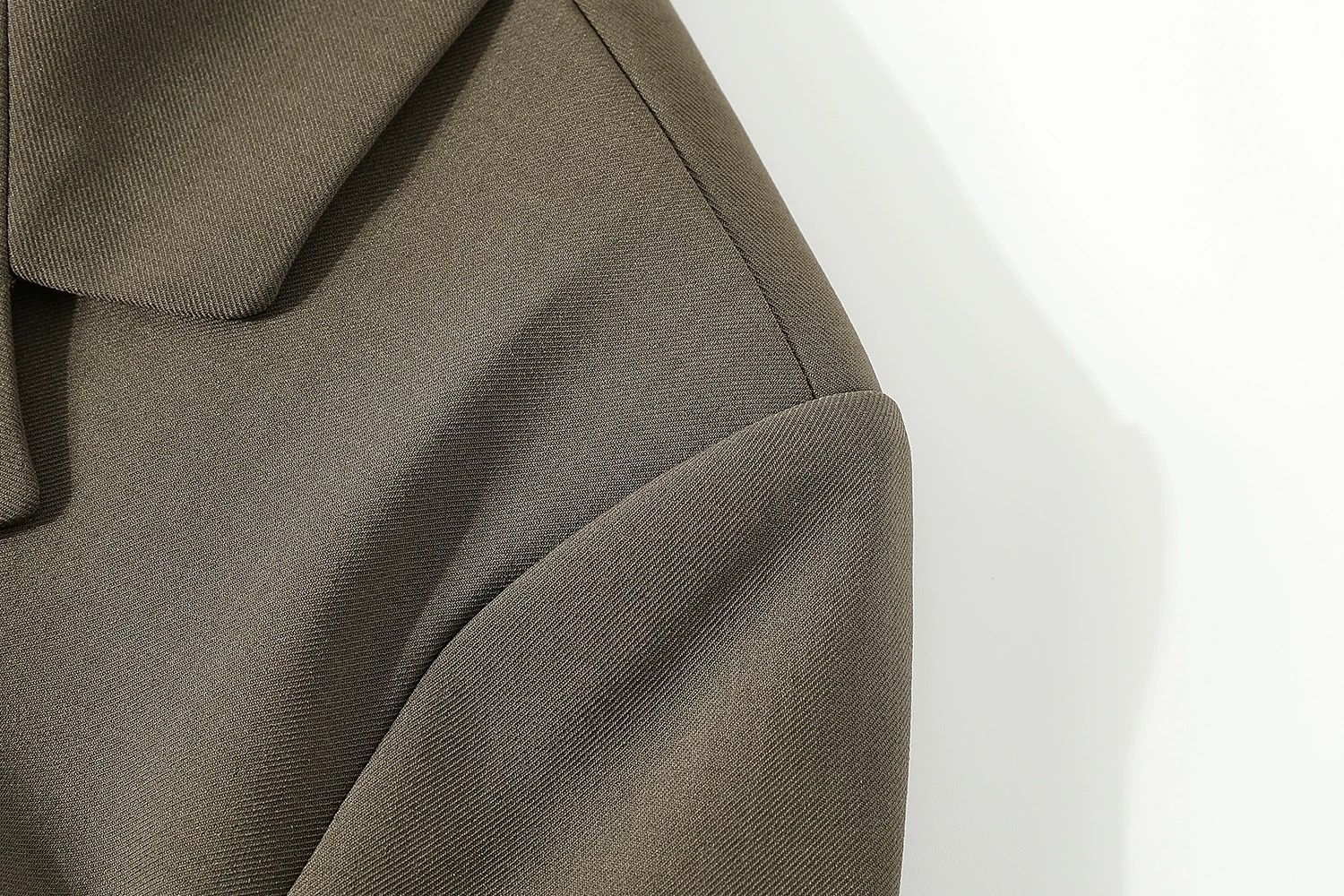 モード系 M〜XL対応】ダブルブレスト テーラードライトジャケット（ブラック／カーキ）