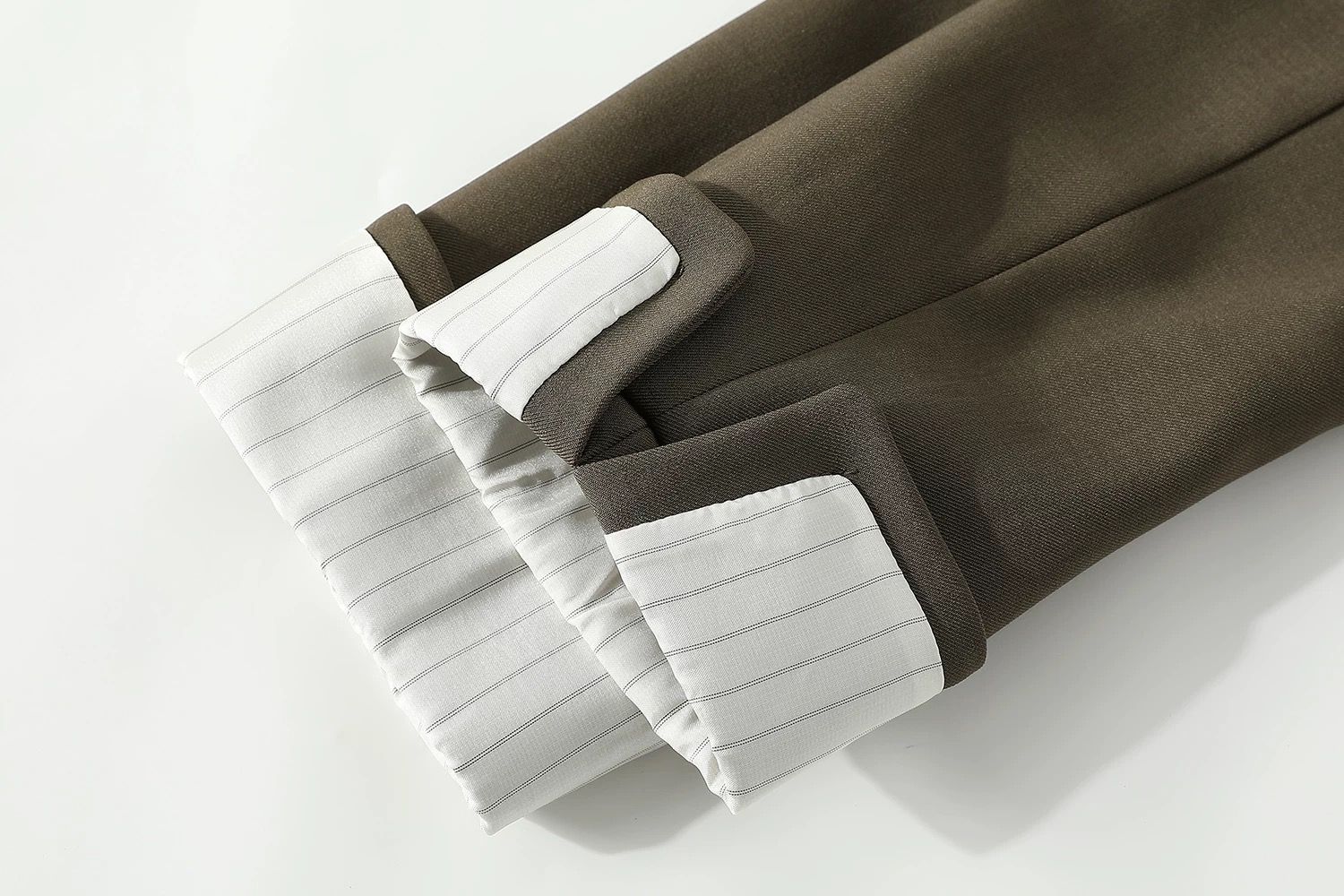 モード系 M〜XL対応】ダブルブレスト テーラードライトジャケット（ブラック／カーキ）