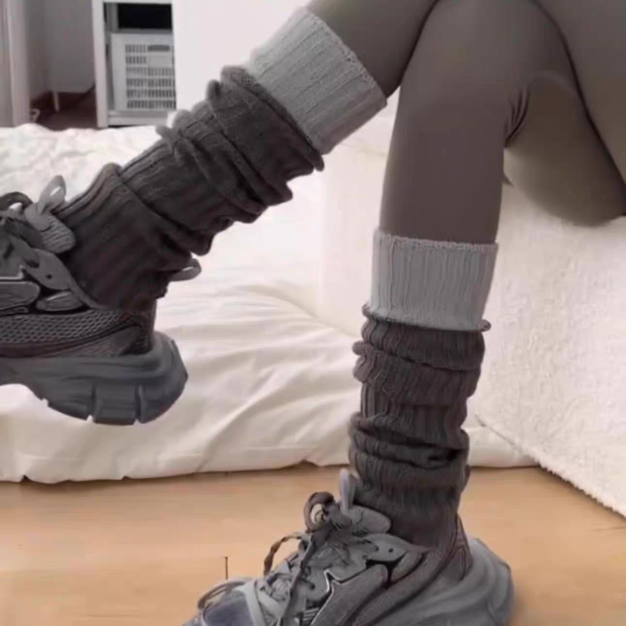 【レディース】配色リブレッグウォーマーソックス｜韓国ストリート風ルーズ靴下