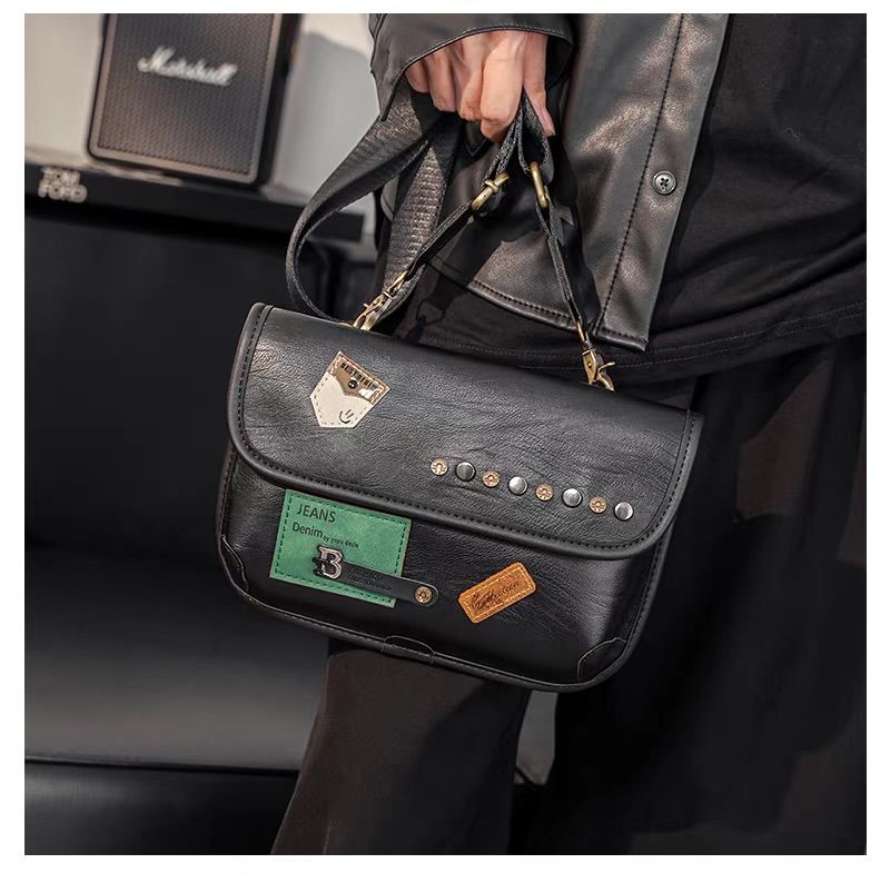 モード系 【ユニセックス】ヴィンテージ調レザーショルダーバッグ｜斜めがけメッセンジャー