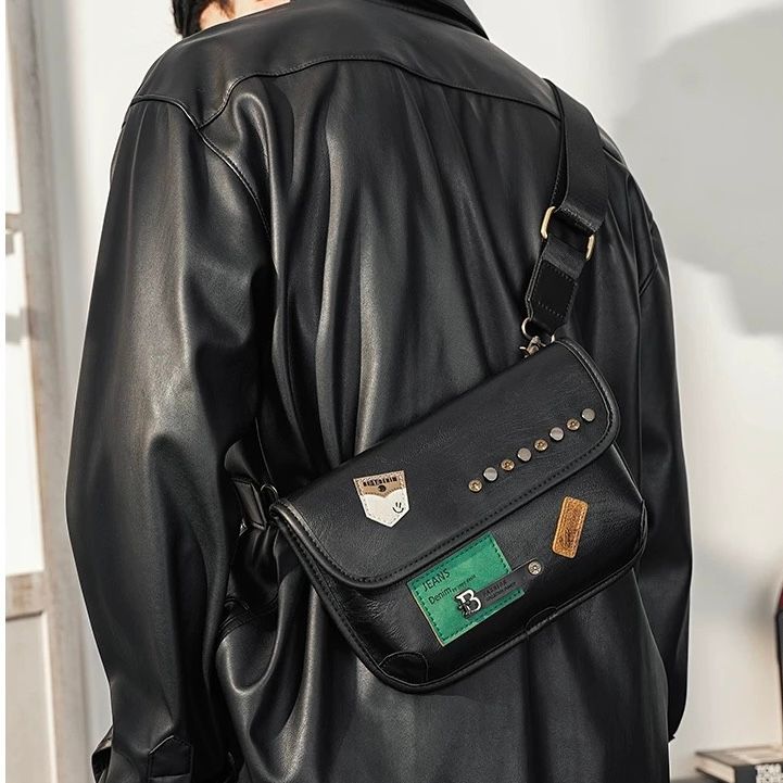 モード系 【ユニセックス】ヴィンテージ調レザーショルダーバッグ｜斜めがけメッセンジャー