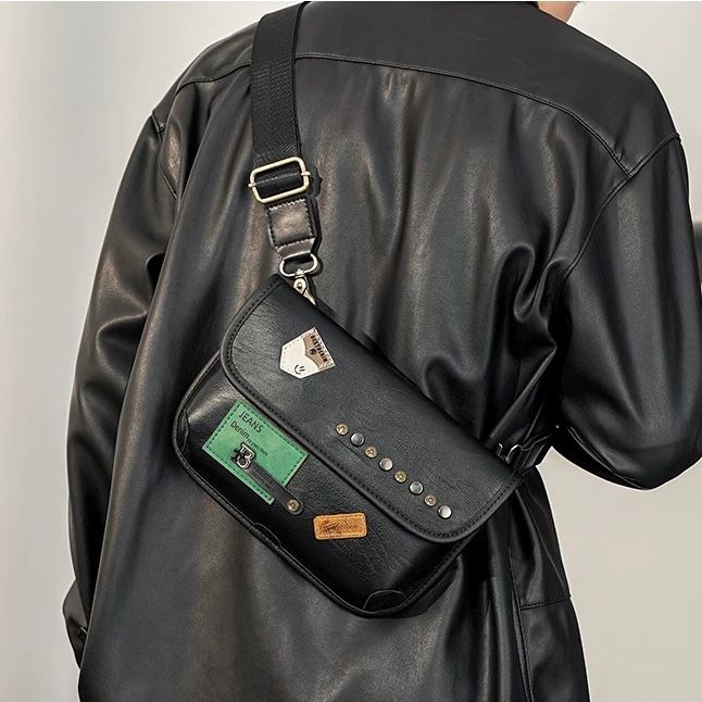 モード系 【ユニセックス】ヴィンテージ調レザーショルダーバッグ｜斜めがけメッセンジャー
