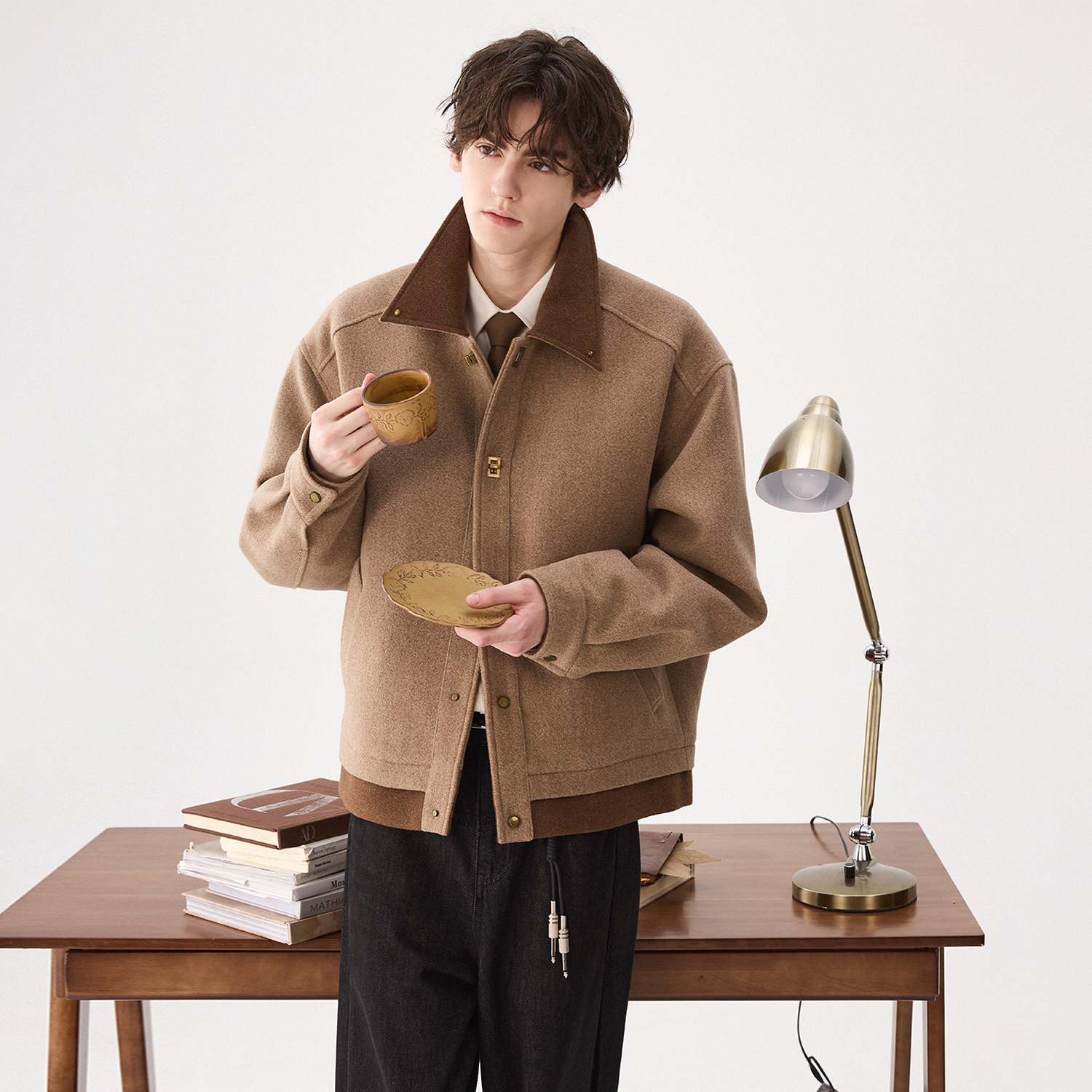 モード系 【ウール混×金具ボタン】上品さが際立つショート丈モードジャケット（ブラック／ブラウン）