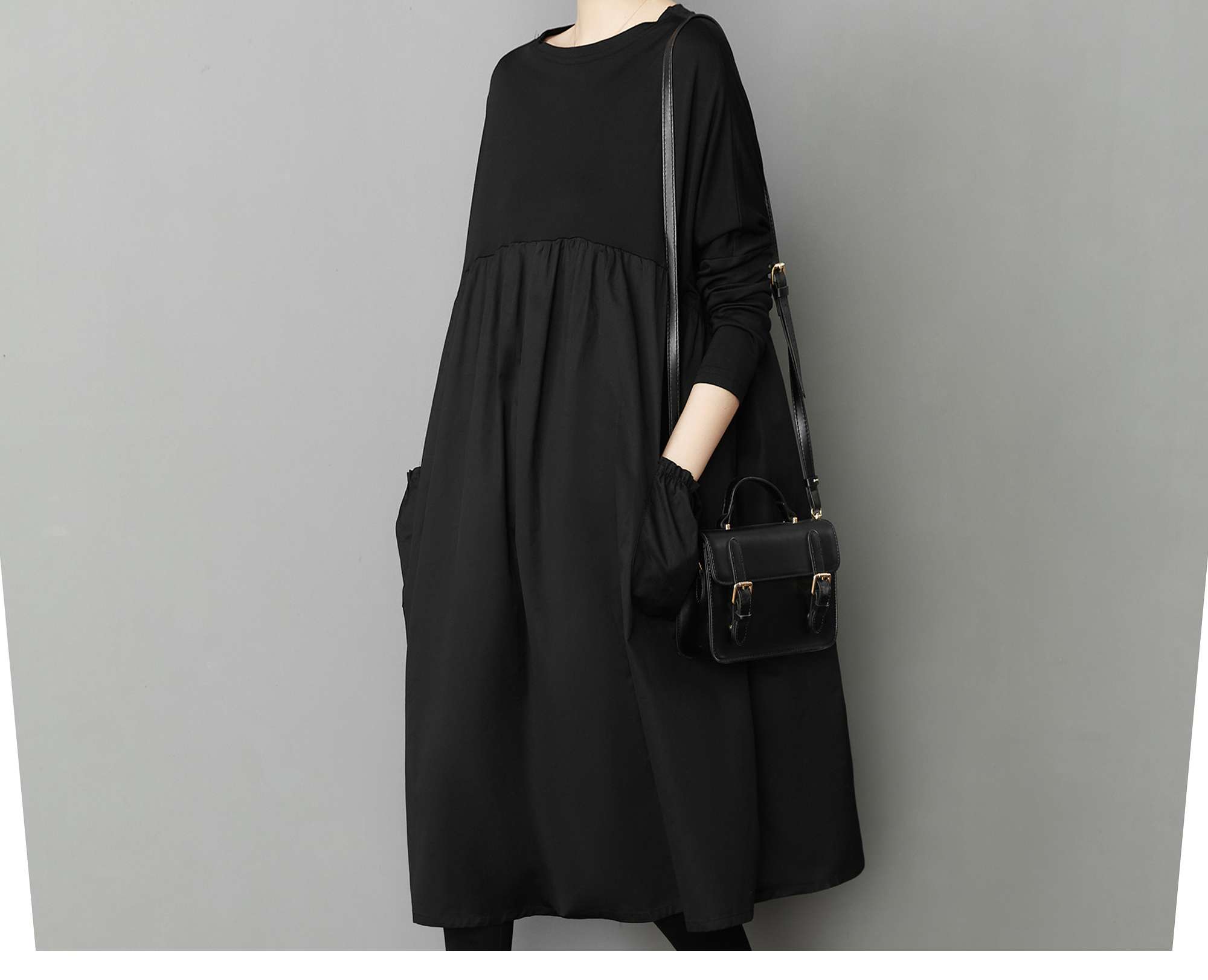 モード系ファッション ゆったりシルエットのティアードワンピース