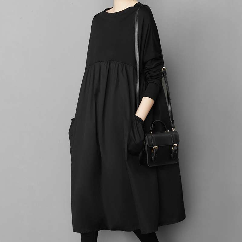 モード系ファッション ゆったりシルエットのティアードワンピース
