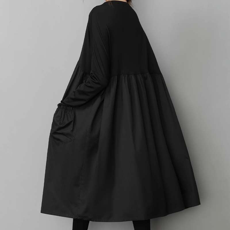 モード系ファッション ゆったりシルエットのティアードワンピース