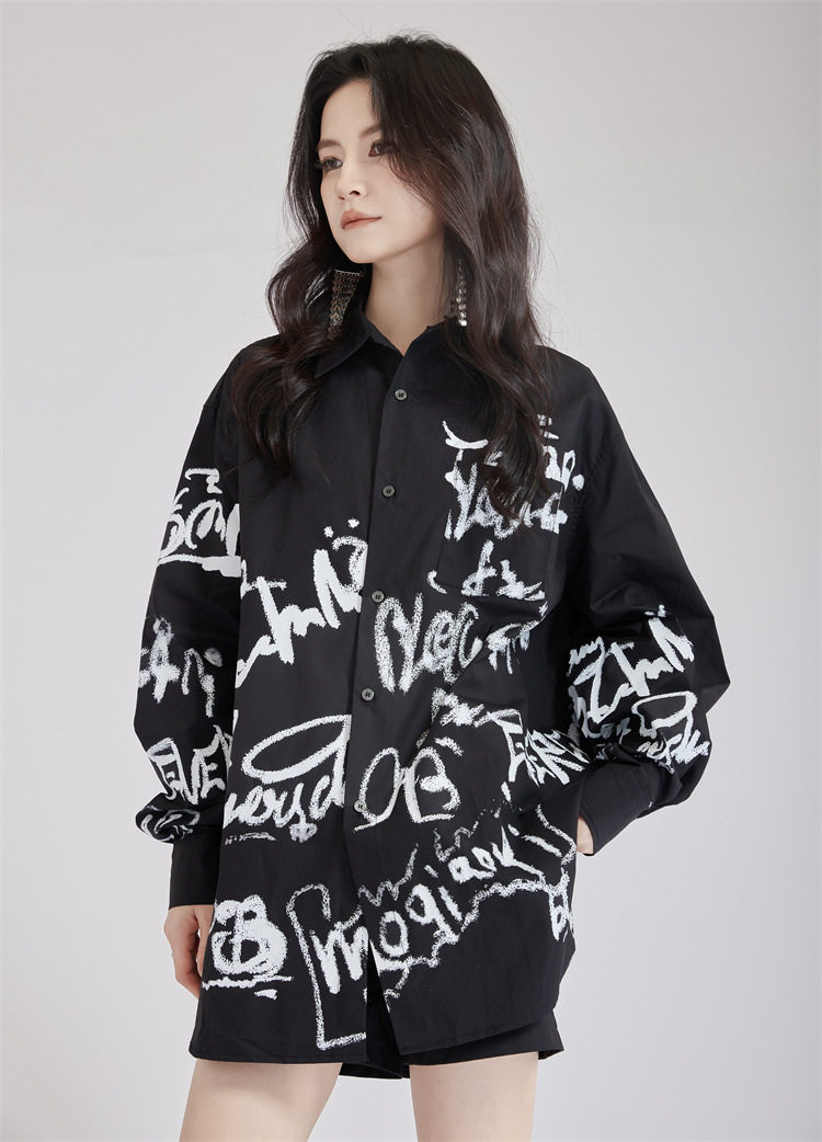 モード系 【ユニセックス対応】アートプリント オーバーサイズシャツ（ホワイト／ブラック）