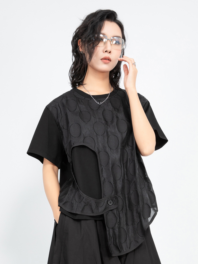 モード系 モード感際立つレイヤード風トップス｜個性派カット×ドット柄シアーで夏も差がつく一枚