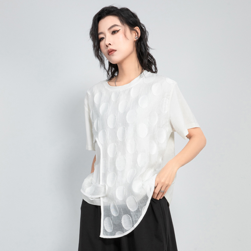 モード系 モード感際立つレイヤード風トップス｜個性派カット×ドット柄シアーで夏も差がつく一枚