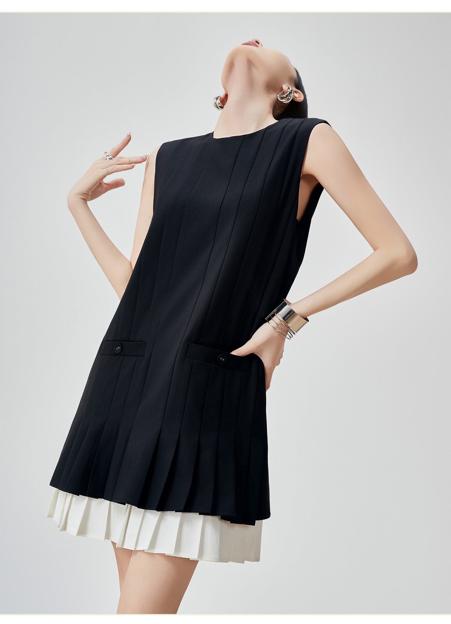 モード系 【S〜L】ノースリーブ袖プリーツ×レイヤード風ワンピース