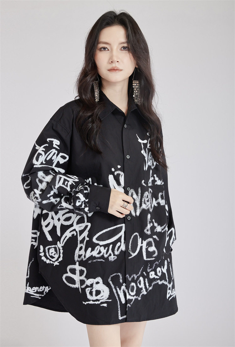 モード系 【ユニセックス対応】アートプリント オーバーサイズシャツ（ホワイト／ブラック）