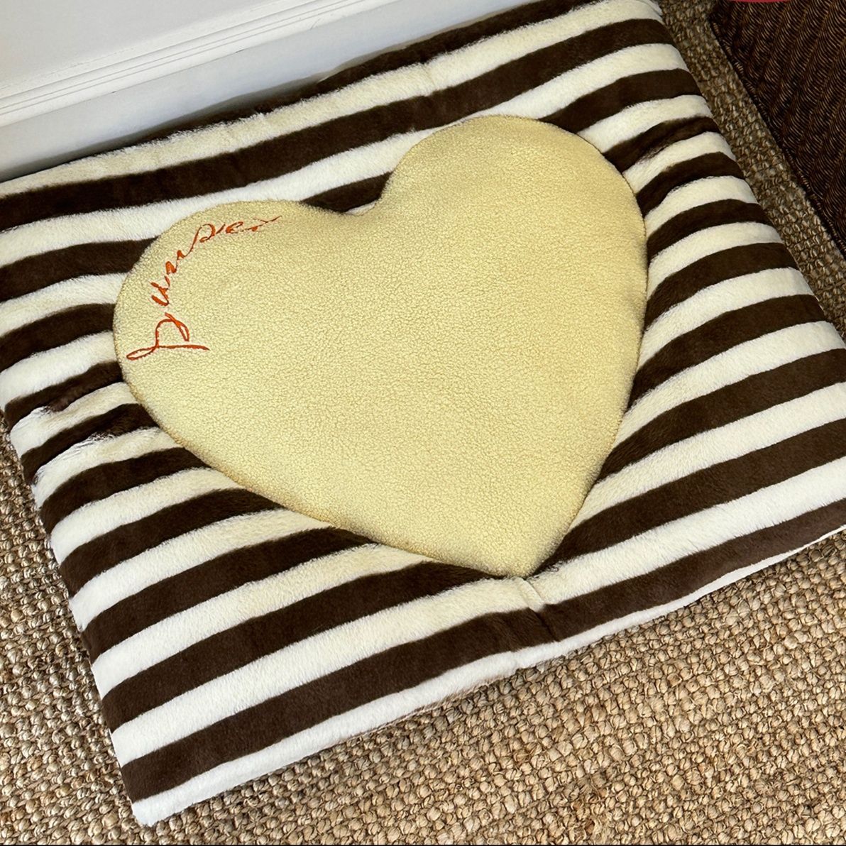 ペットマット ハート型クッション付きボーダー柄猫用マット
