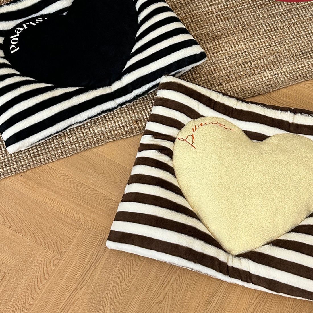 ペットマット ハート型クッション付きボーダー柄猫用マット