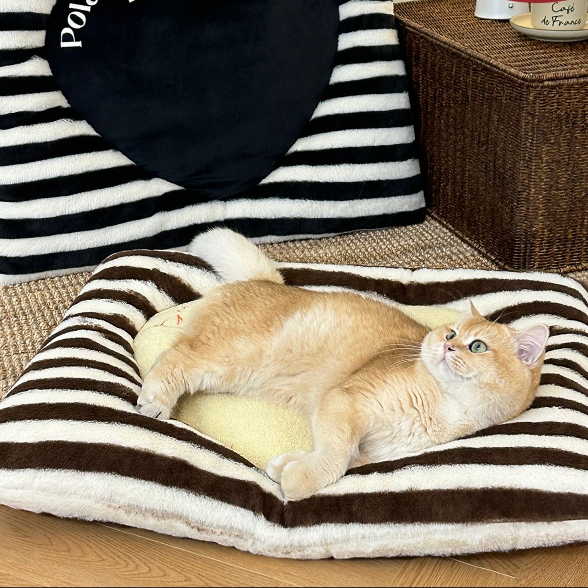 ペットマット ハート型クッション付きボーダー柄猫用マット