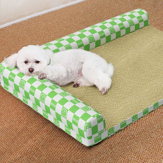 ペットマット 籐織り素材の背もたれ付き犬用冷感