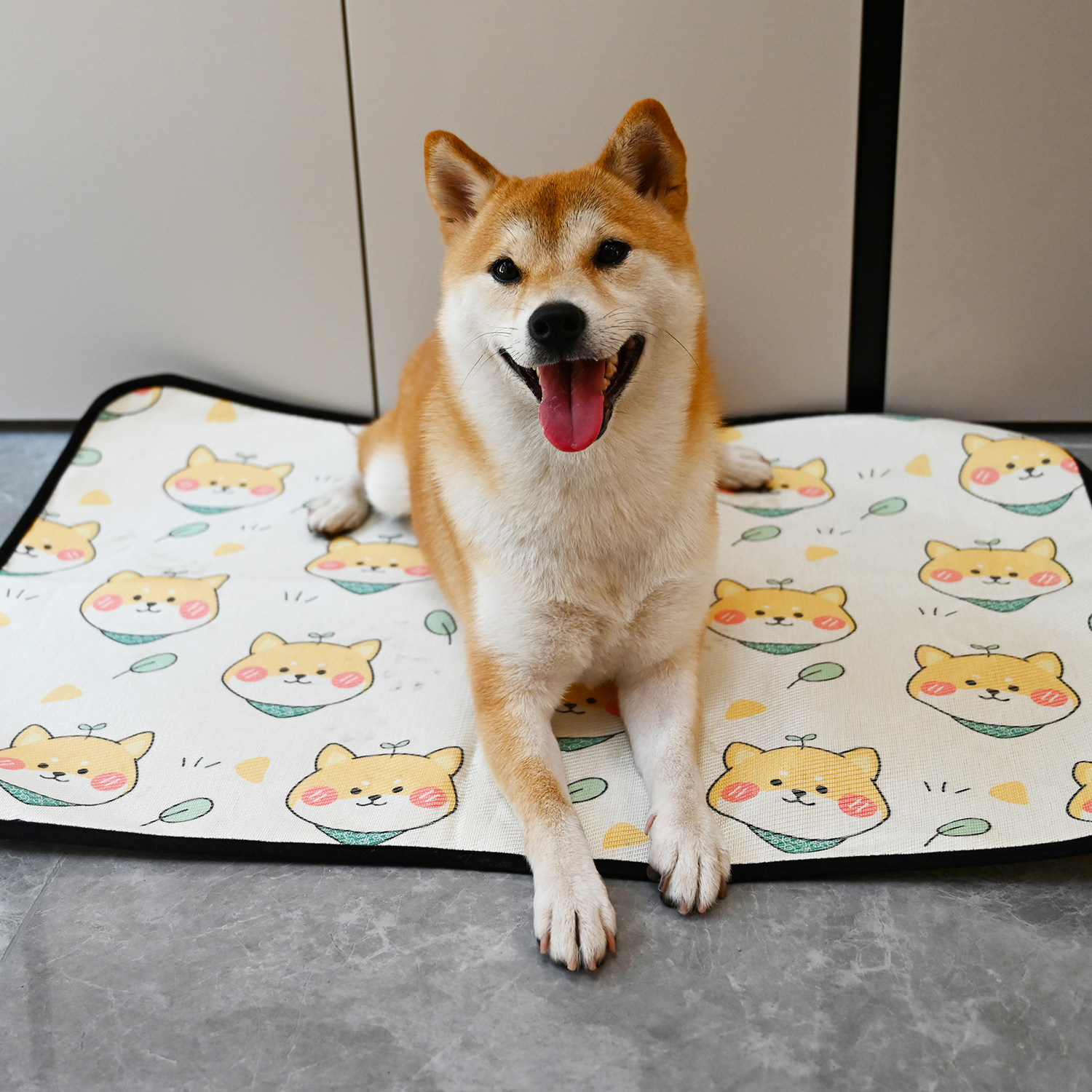 ペットマット 柴犬柄のかわいい癒し系ペットマット