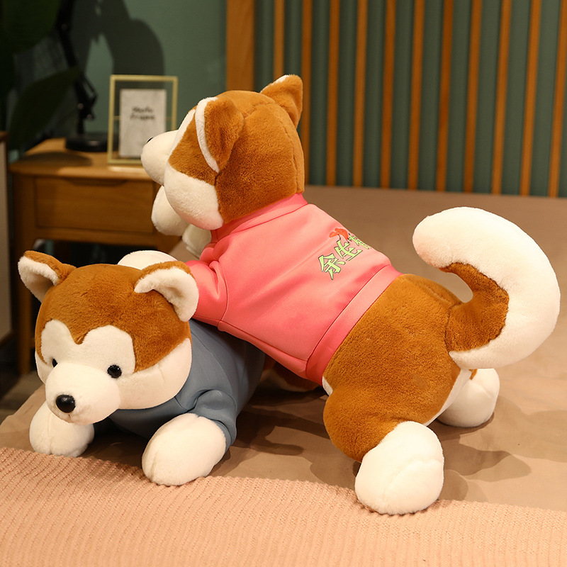 洋服を着た秋田犬のもちもち抱き枕犬ぬいぐるみ