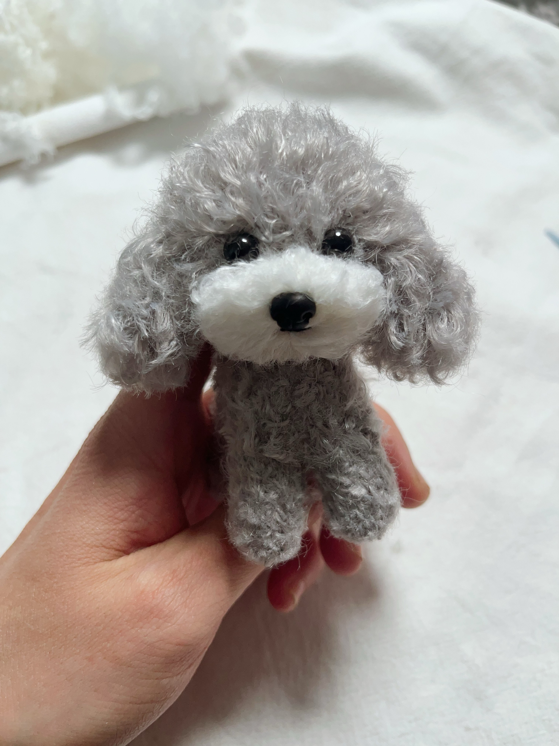 犬 ぬいぐるみ ふわもこプードルのキーホルダー