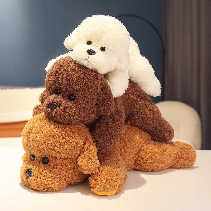 大きい犬のぬいぐるみで心温まるひとときを！トイプードルの魅力的な5選