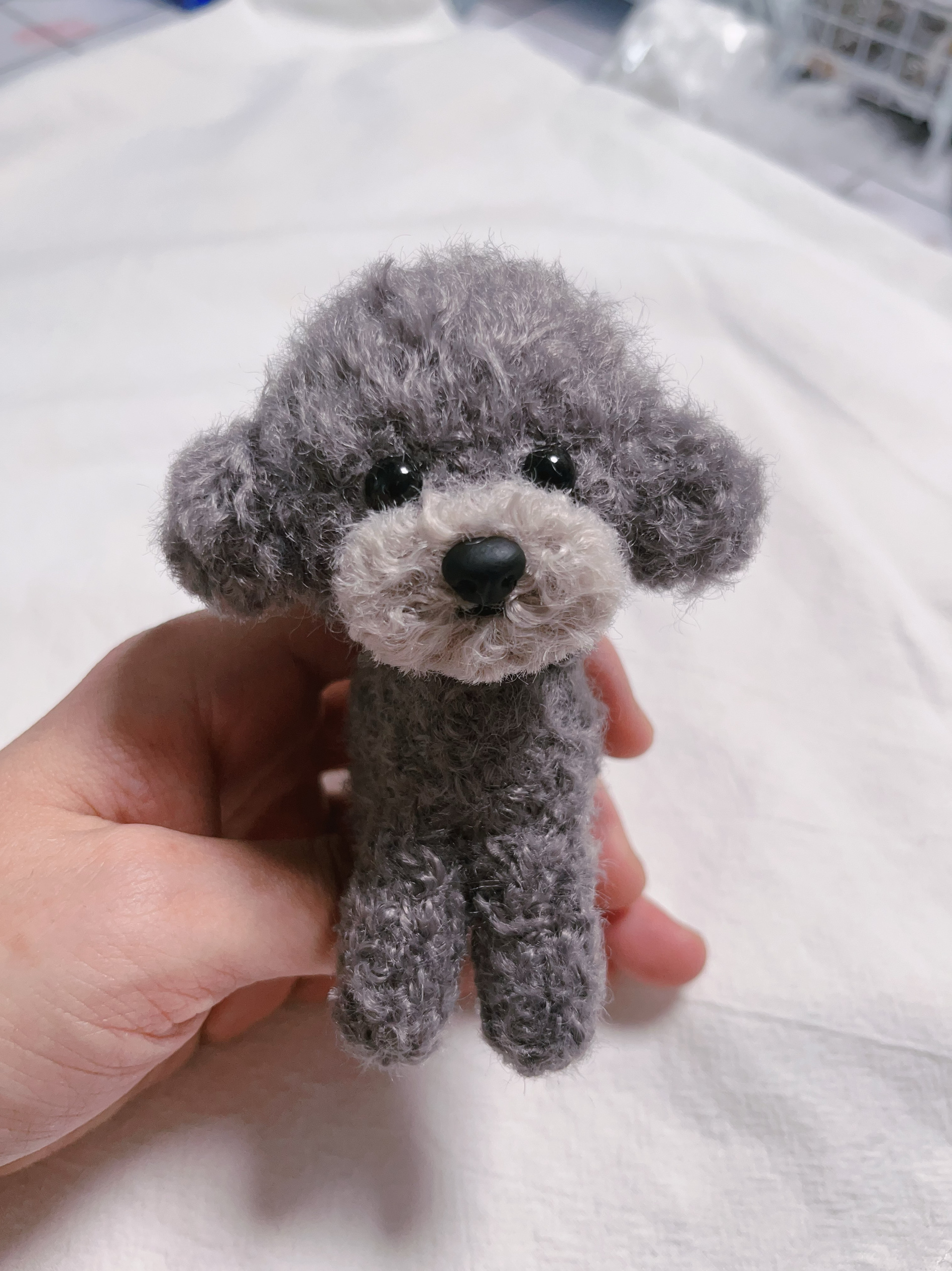 犬 ぬいぐるみ ふわもこプードルのキーホルダー