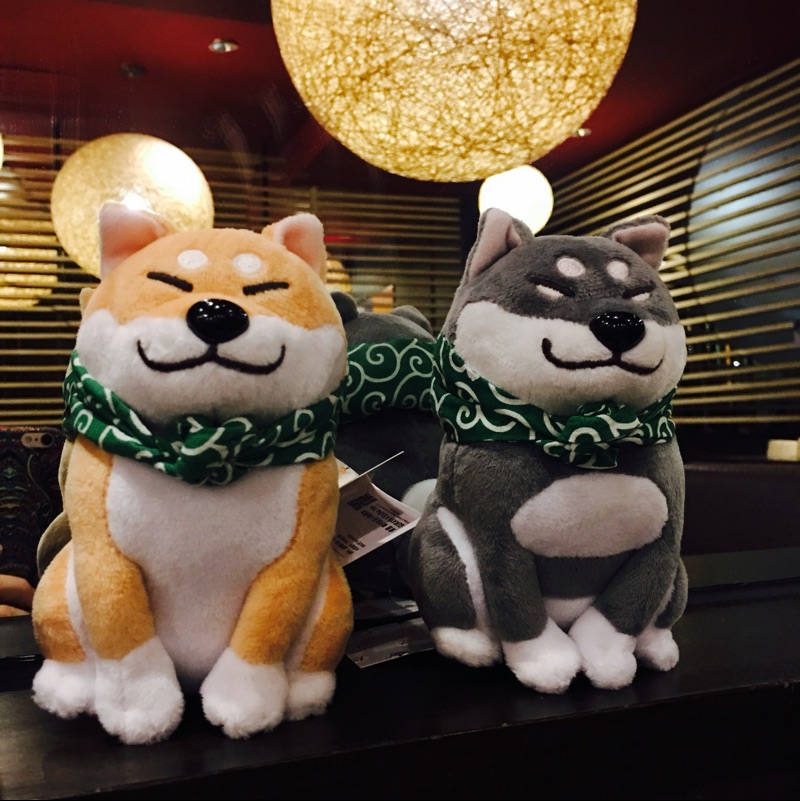 犬 ぬいぐるみ にこにこ笑顔の柴犬ぬいぐるみ