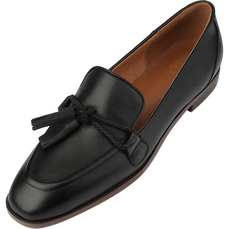 タッセル付き本革モカシン太めヒールローファー