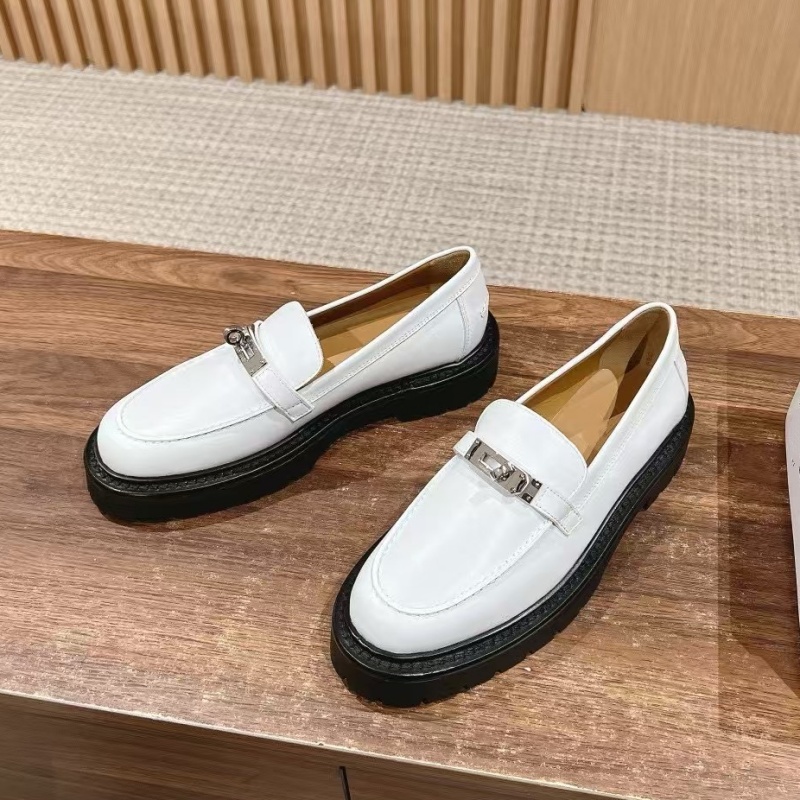 モカシン 厚底金具付きモカシンローファー