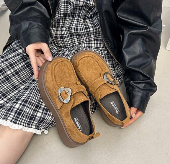 秋冬厚底モカシンローファー金具付きお出かけ靴